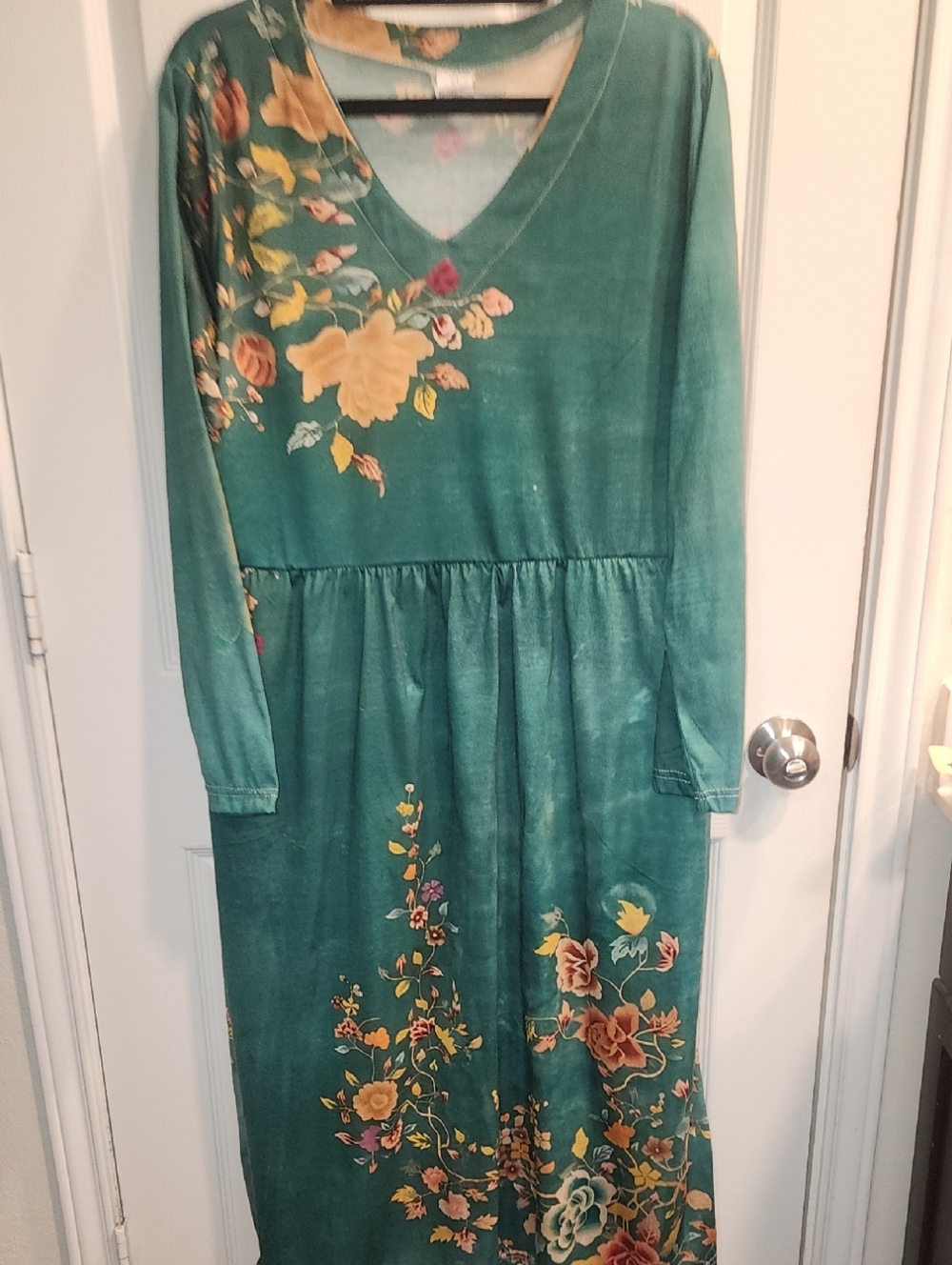Green Floral V-Neck Long Sleeve Maxi Dress